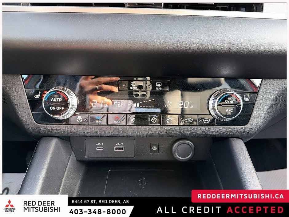 2024 Mitsubishi Outlander-13