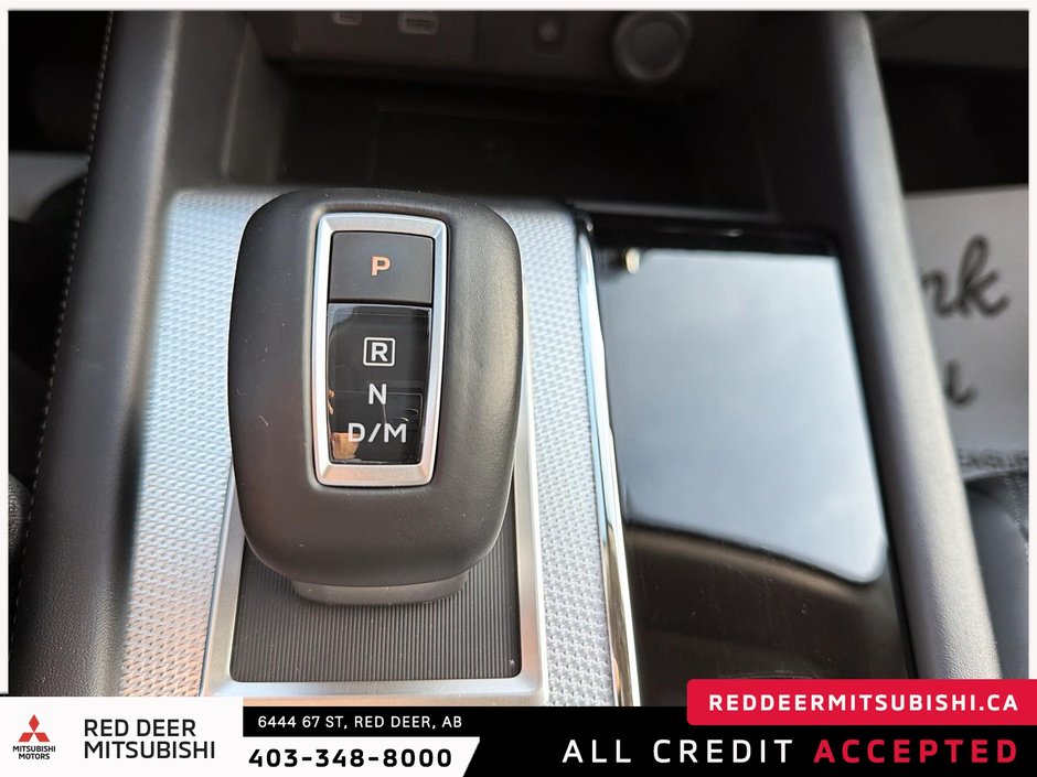 2024 Mitsubishi Outlander-14