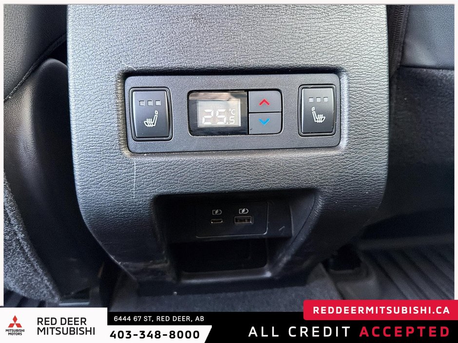 2024 Mitsubishi Outlander-9