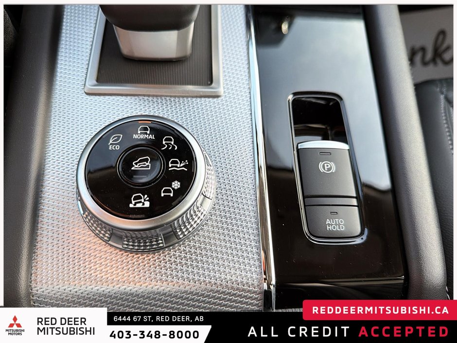 2024 Mitsubishi Outlander-15