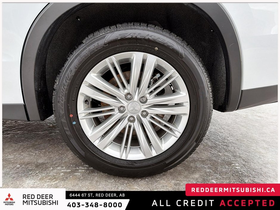 2024 Mitsubishi Outlander ES-7