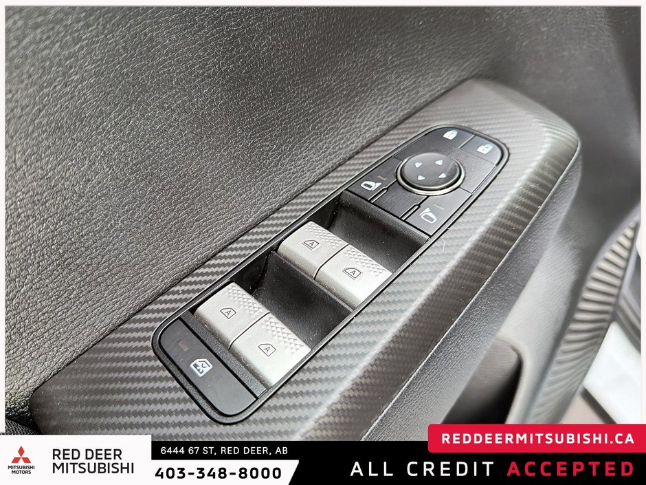 2024 Mitsubishi Outlander ES-10