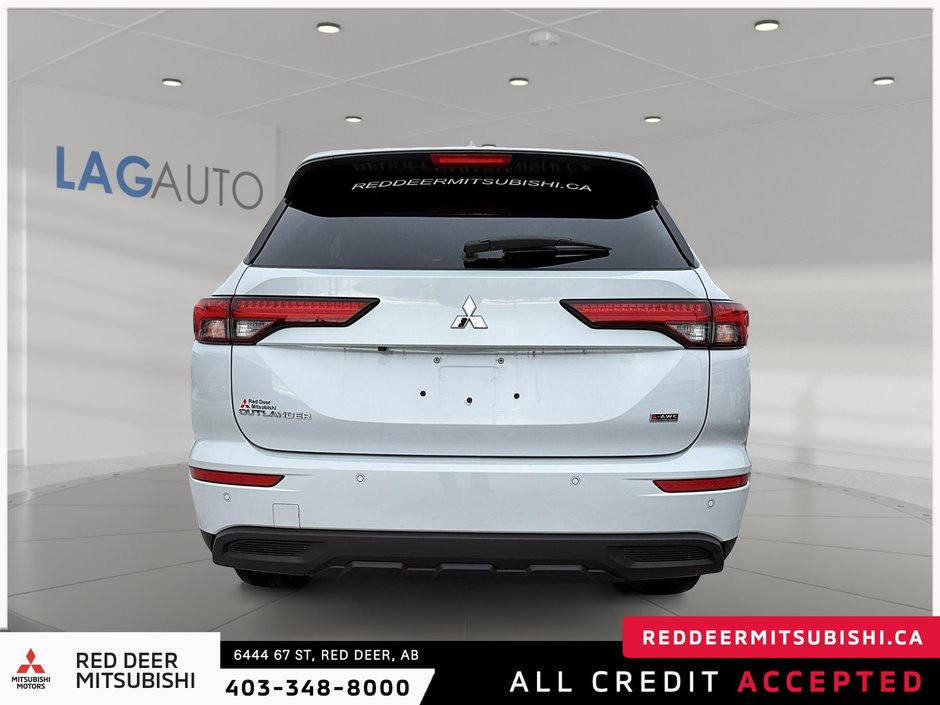 2024 Mitsubishi Outlander ES-2