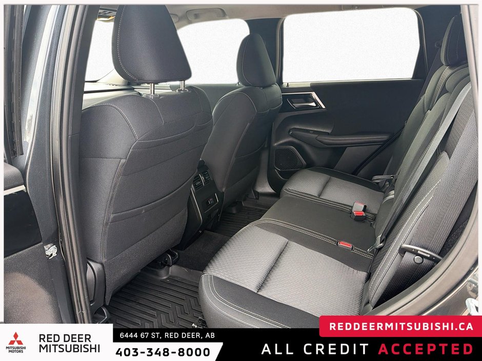 2024 Mitsubishi Outlander SE-12