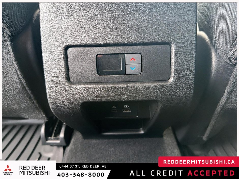 2024 Mitsubishi Outlander SE-11