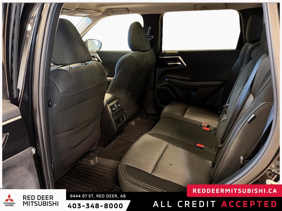2024 Mitsubishi Outlander SE-12
