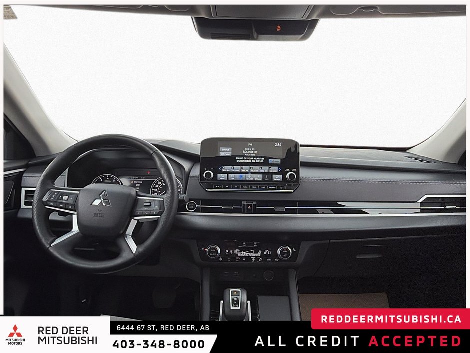 2024 Mitsubishi Outlander LE-10