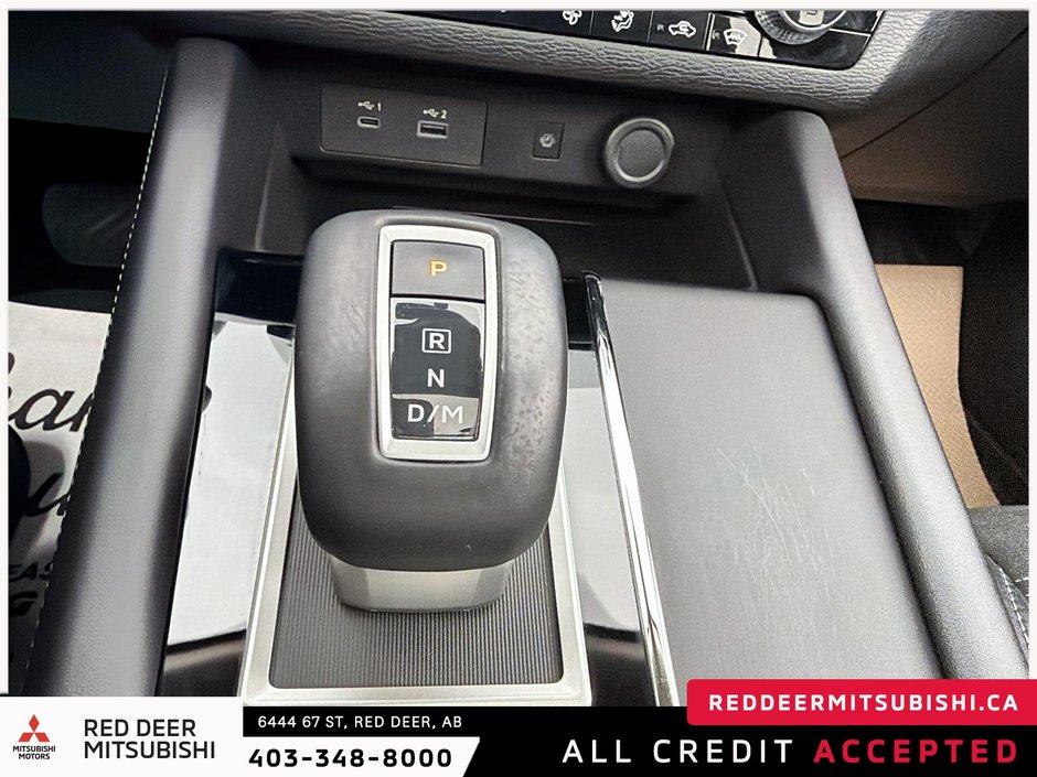 2024 Mitsubishi Outlander LE-18