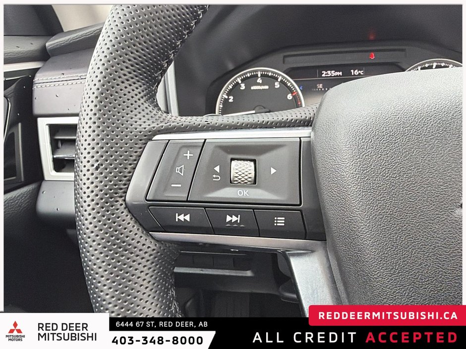 2024 Mitsubishi Outlander LE-14