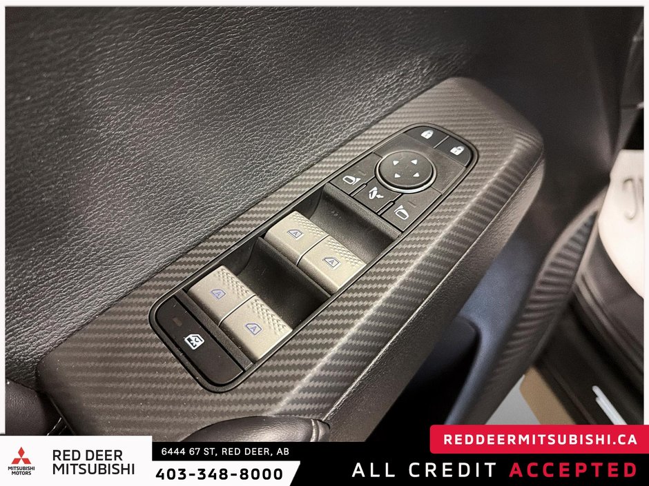 2024 Mitsubishi Outlander SEL-12