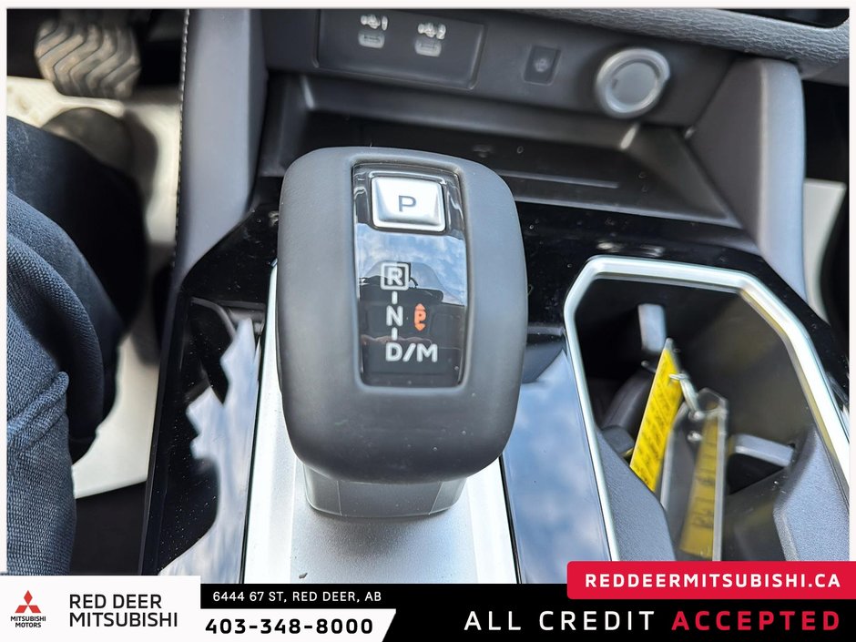 2025 Mitsubishi Outlander SE S-AWC-12