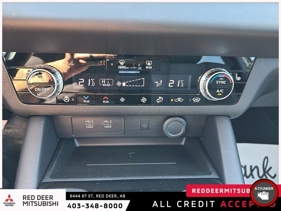 2025 Mitsubishi Outlander LE S-AWC-12