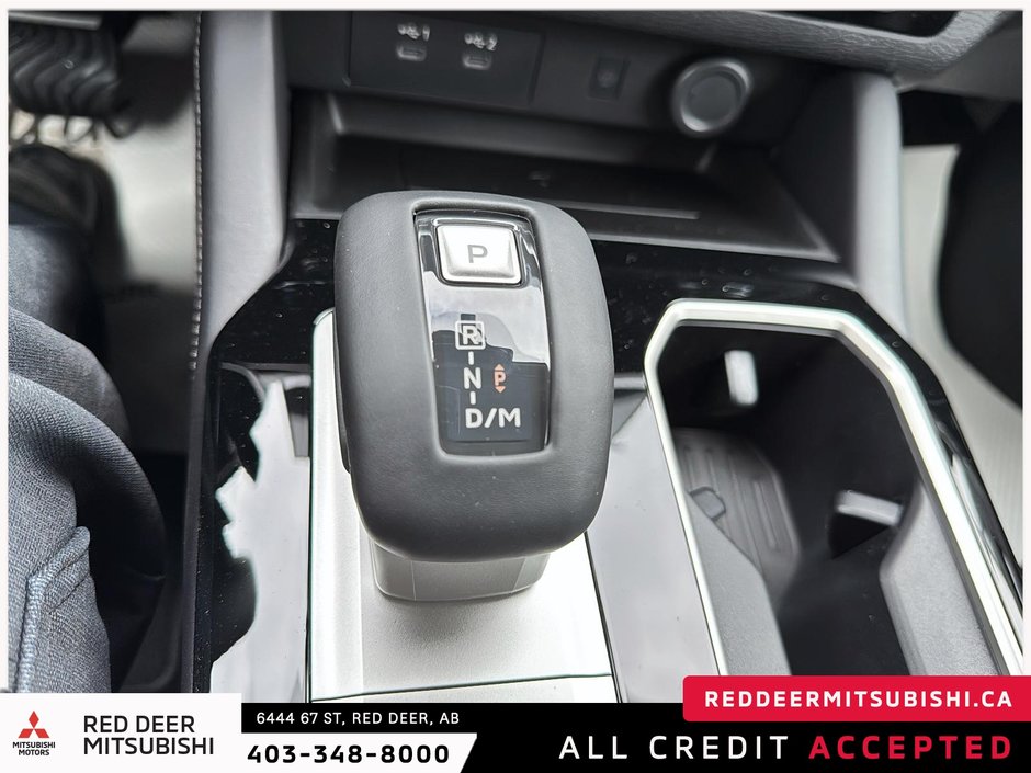 2025 Mitsubishi Outlander SE S-AWC-13