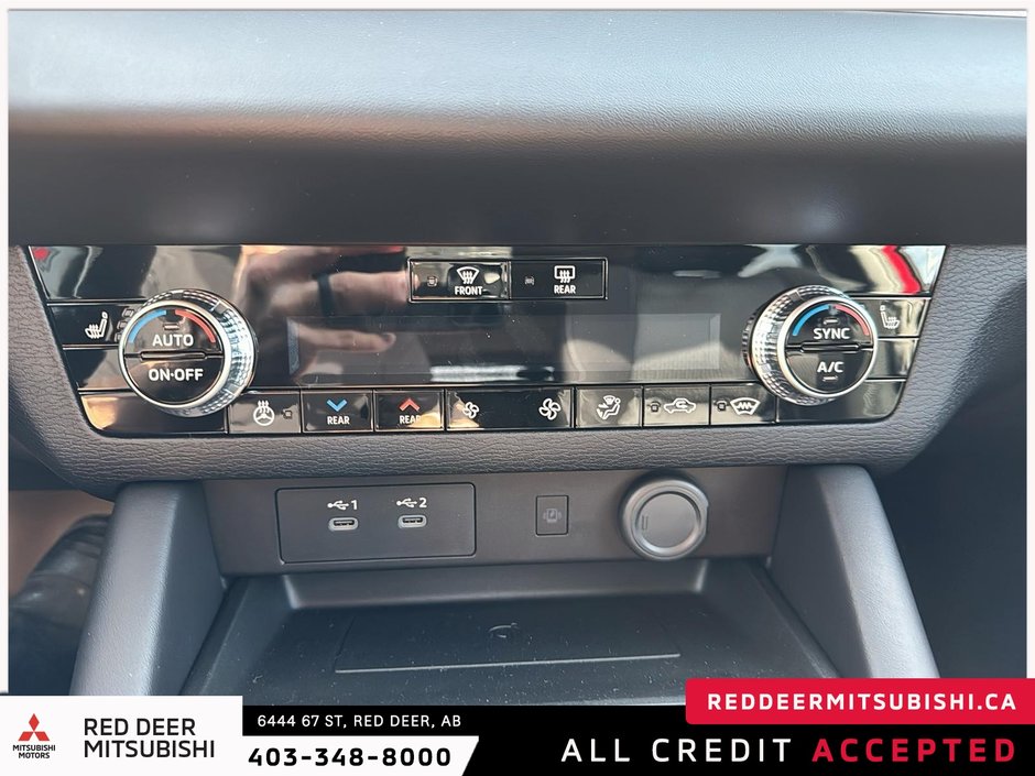 2025 Mitsubishi Outlander SE S-AWC-12