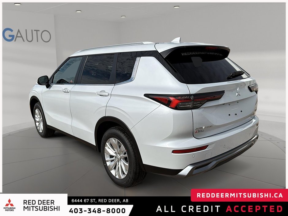 2025 Mitsubishi Outlander SE S-AWC-3