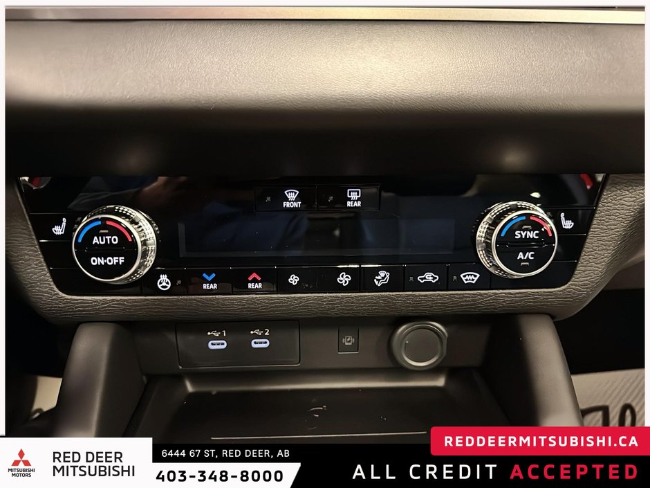 2025 Mitsubishi Outlander LE S-AWC-12