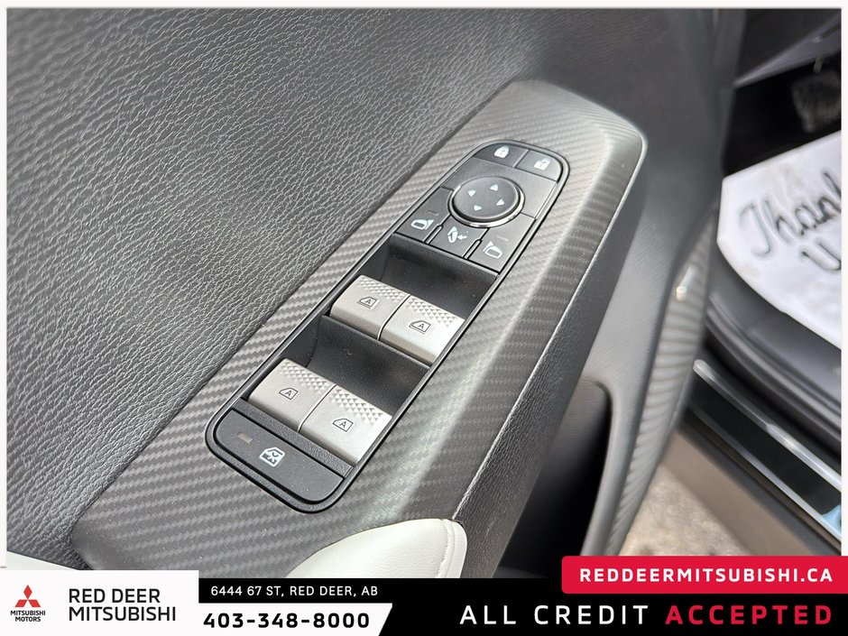 2025 Mitsubishi Outlander LE S-AWC-9