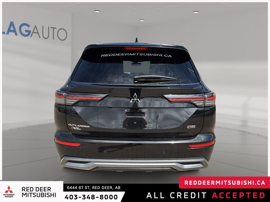 2025 Mitsubishi Outlander-2