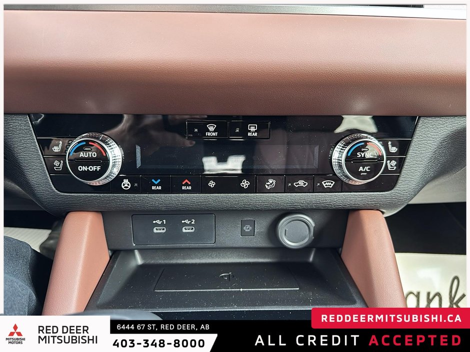 2025 Mitsubishi Outlander-12