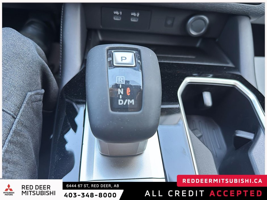 2025 Mitsubishi Outlander SEL-13