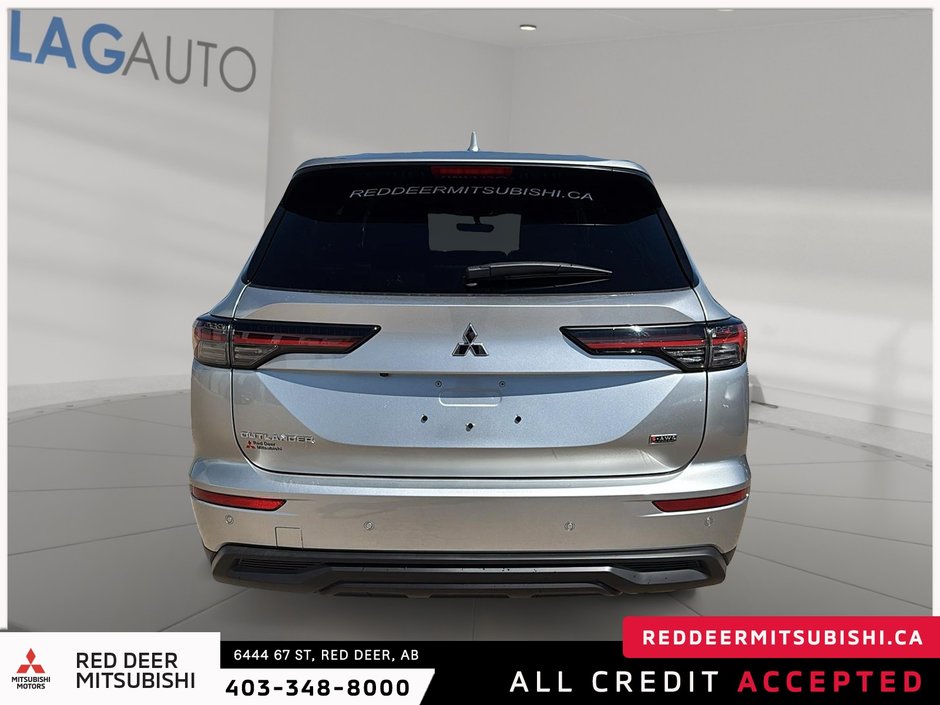 2025 Mitsubishi Outlander ES-2