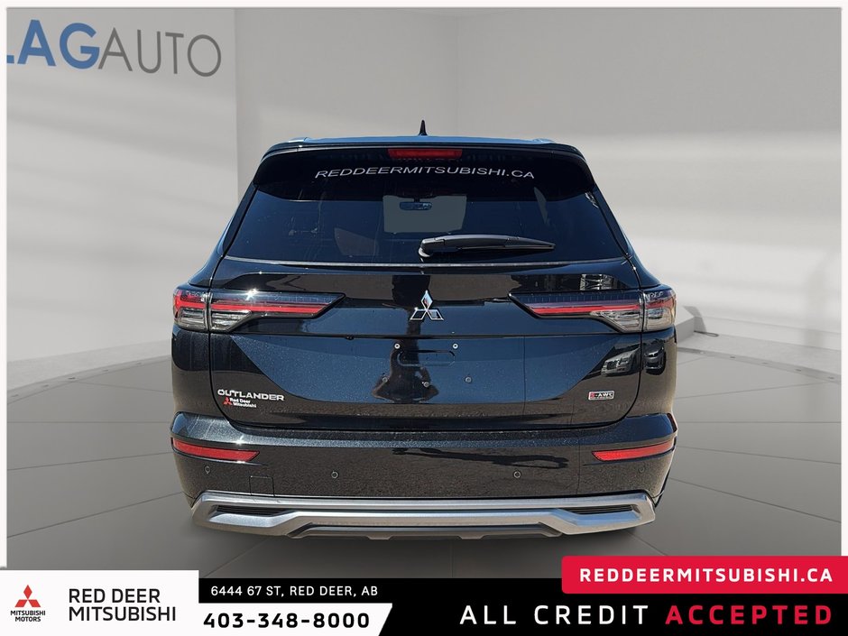 2025 Mitsubishi Outlander-2