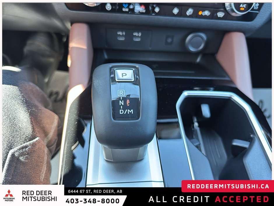 2025 Mitsubishi Outlander-13