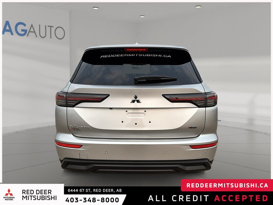 2025 Mitsubishi Outlander ES-2