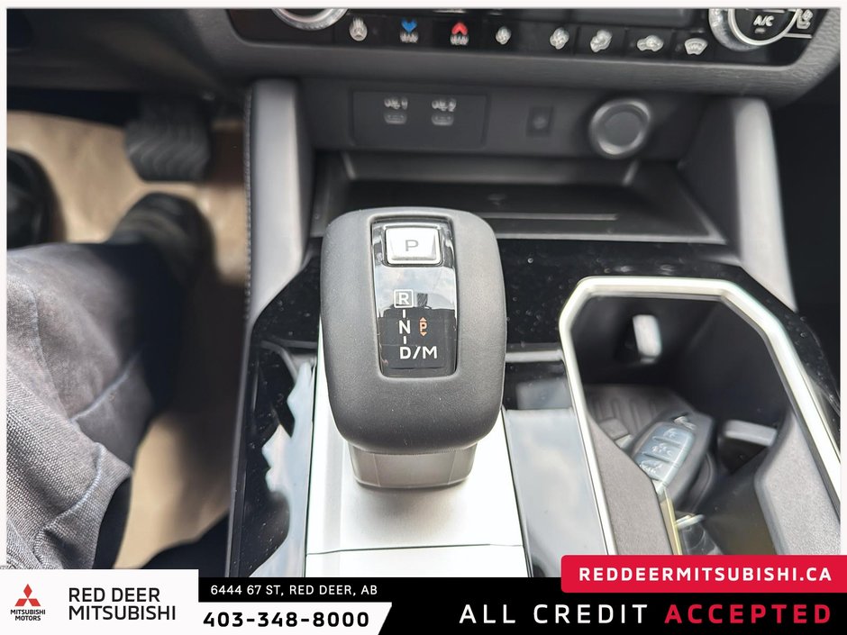 2025 Mitsubishi Outlander SEL-14