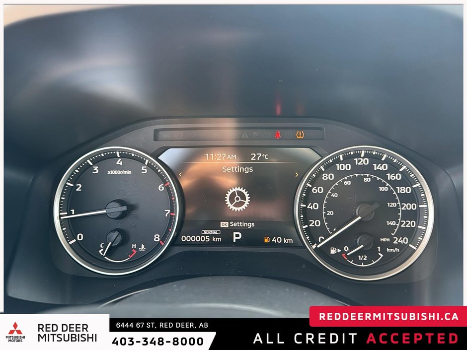 2025 Mitsubishi Outlander LE S-AWC-11
