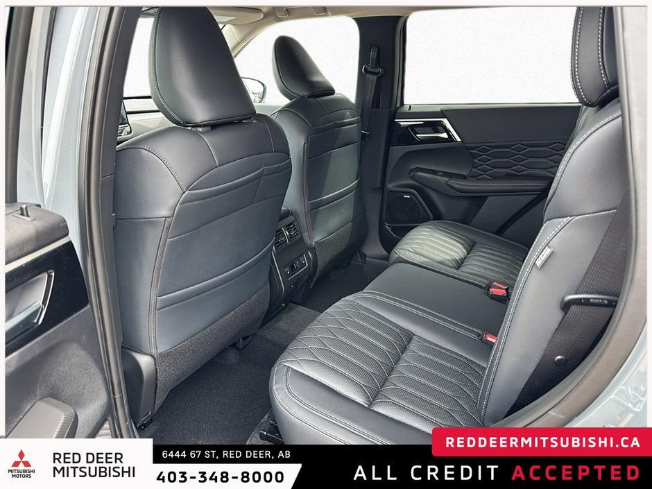 2025 Mitsubishi Outlander SEL-9
