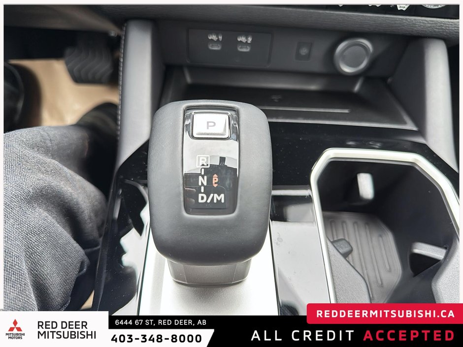 2025 Mitsubishi Outlander SEL-14