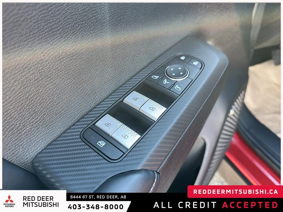2025 Mitsubishi Outlander LE S-AWC-9