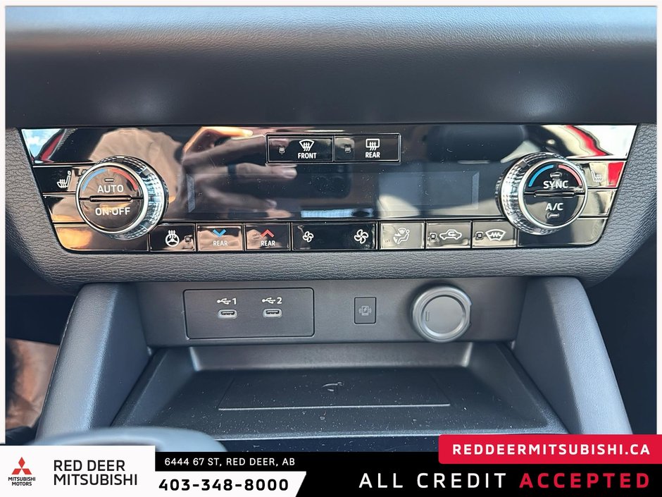 2025 Mitsubishi Outlander LE S-AWC-12