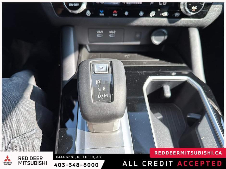 2025 Mitsubishi Outlander SE S-AWC-13