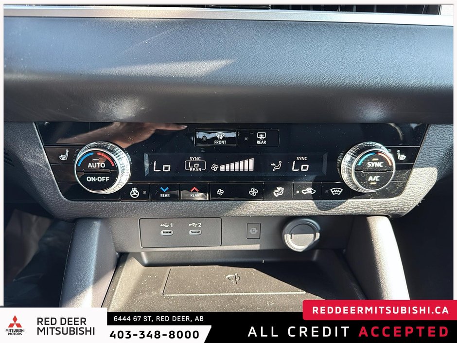 2025 Mitsubishi Outlander SE S-AWC-12