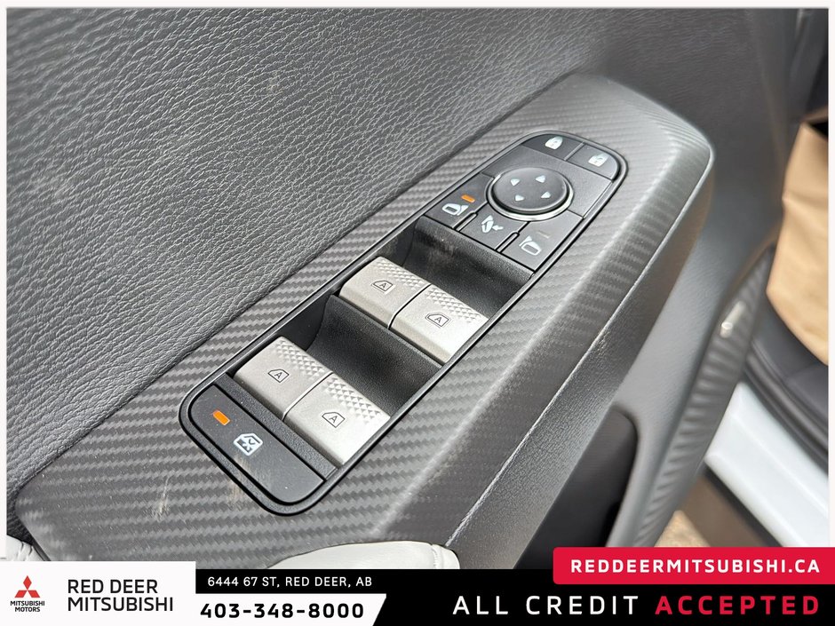 2025 Mitsubishi Outlander SEL S-AWC-9