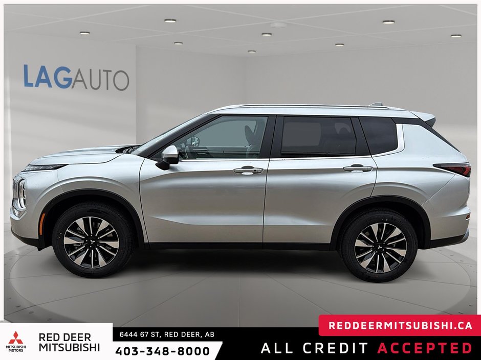 2025 Mitsubishi Outlander LE-4