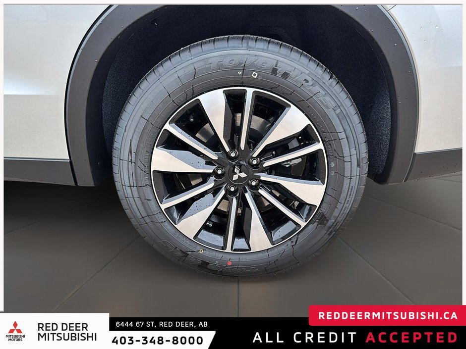2025 Mitsubishi Outlander LE-6
