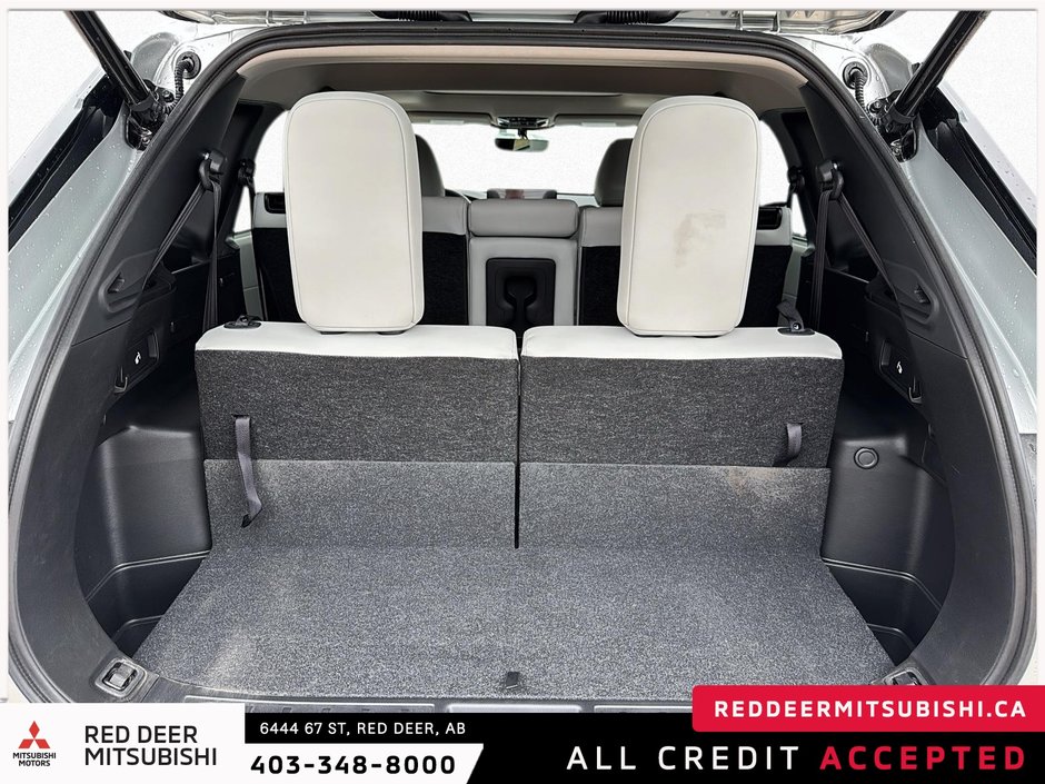2025 Mitsubishi Outlander LE-5