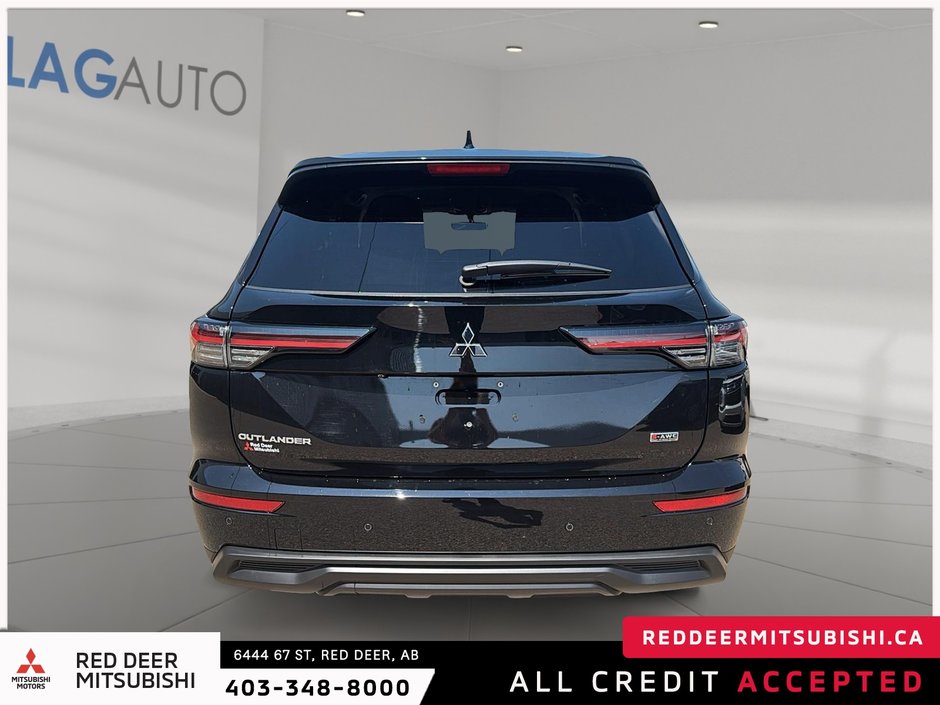 2025 Mitsubishi Outlander ES-2