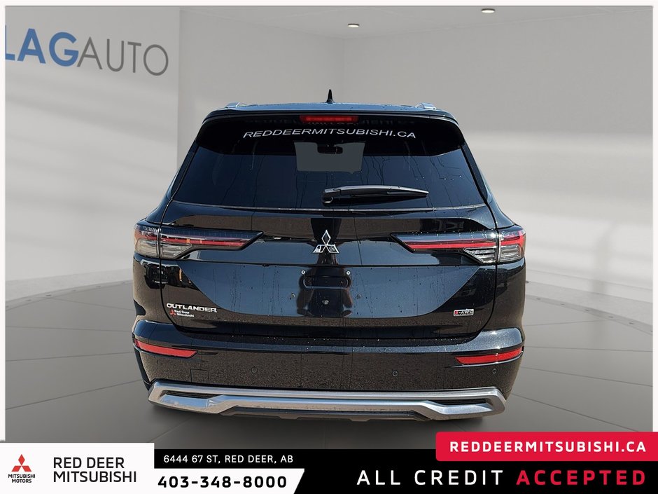 2025 Mitsubishi Outlander-2