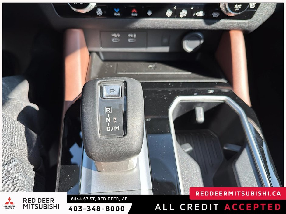 2025 Mitsubishi Outlander-13
