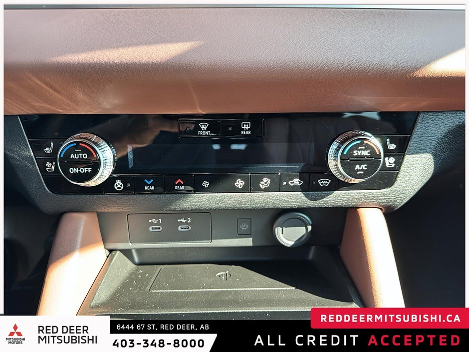 2025 Mitsubishi Outlander-12