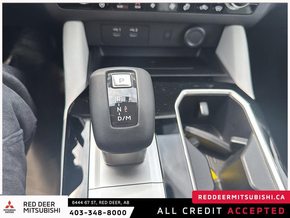 2025 Mitsubishi Outlander LE S-AWC-13