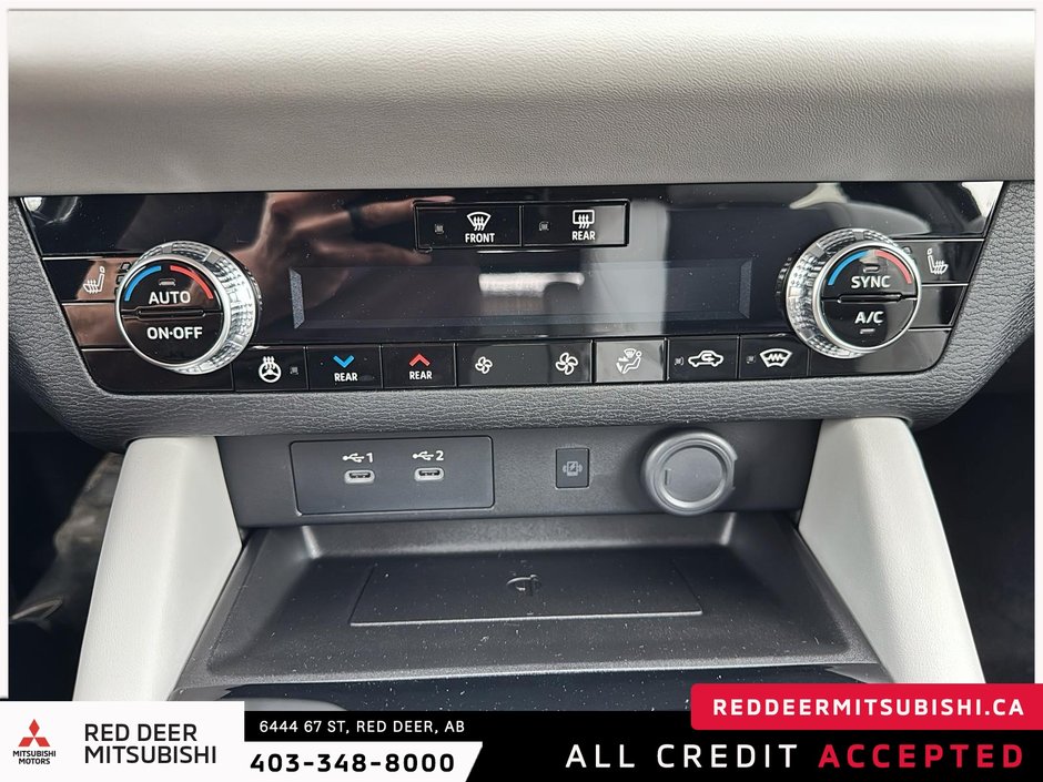 2025 Mitsubishi Outlander LE S-AWC-12