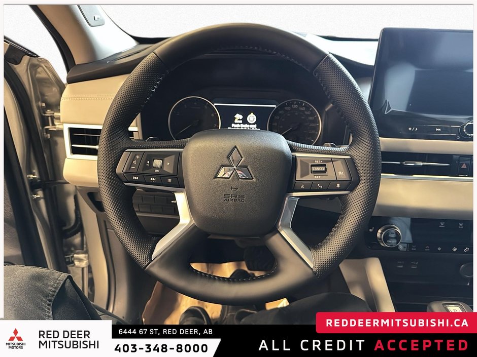 2025 Mitsubishi Outlander LE S-AWC-10