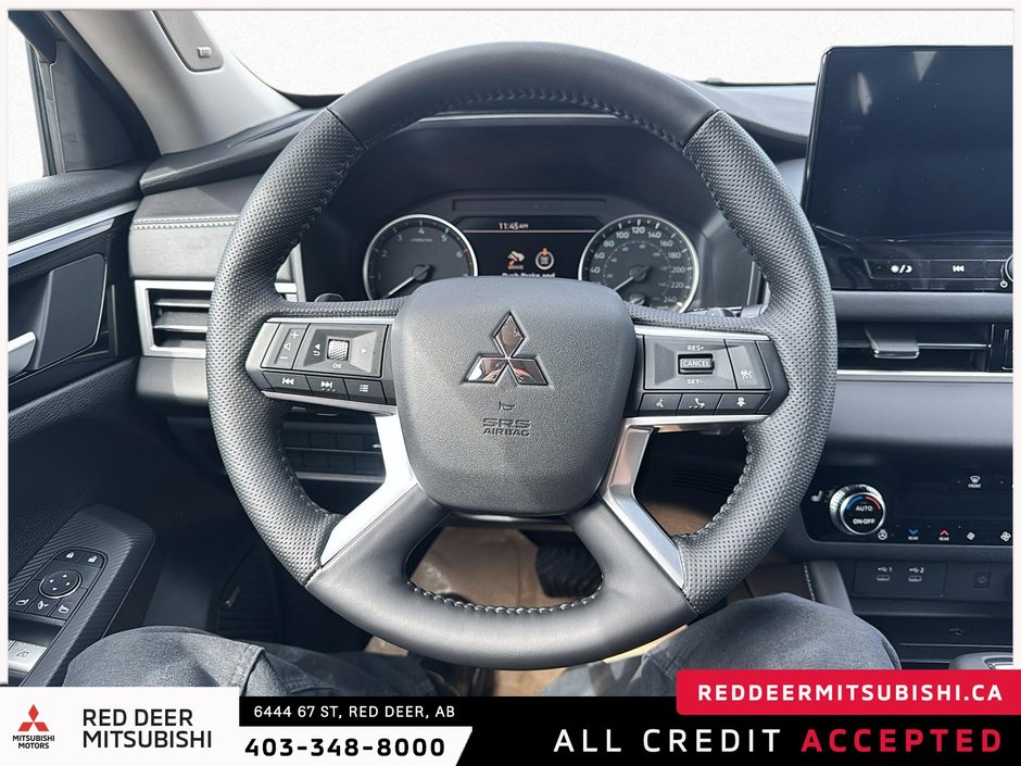 2025 Mitsubishi Outlander LE S-AWC-10