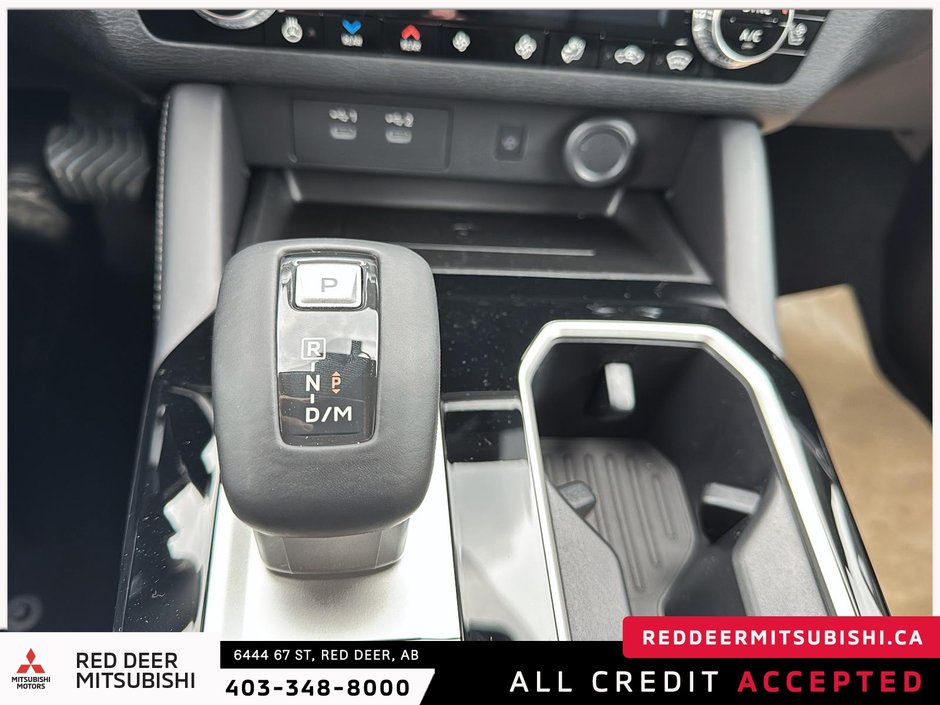 2025 Mitsubishi Outlander GT S-AWC TWO TONE ROOF-13