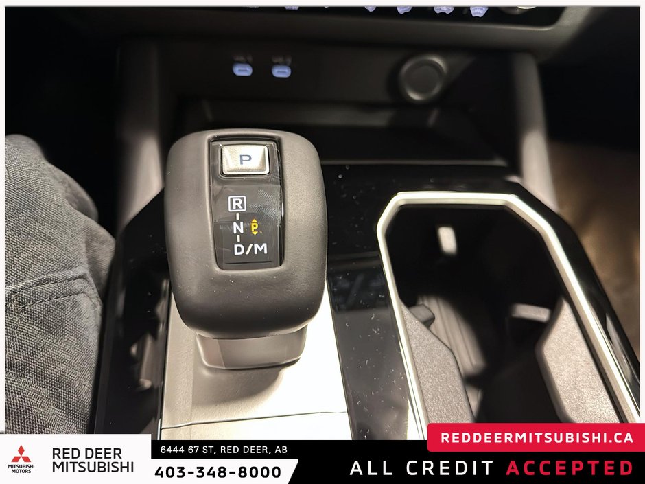 2025 Mitsubishi Outlander ES S-AWC-13